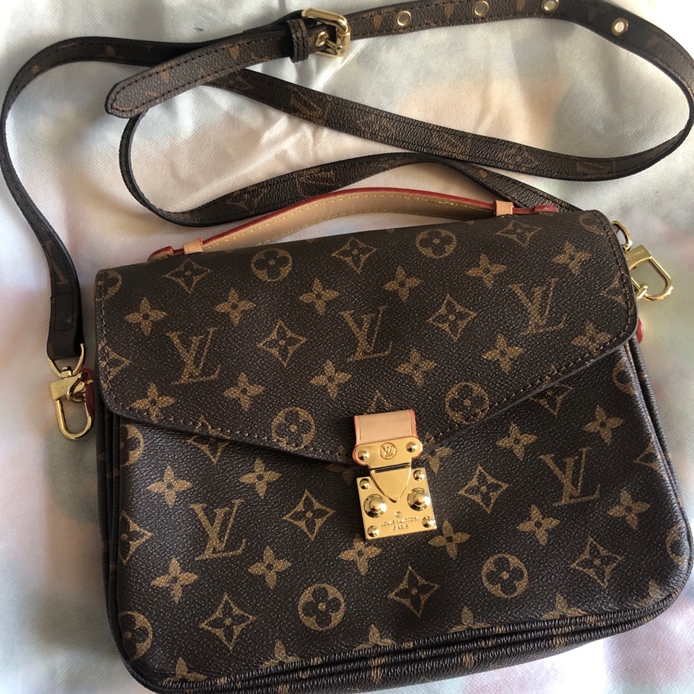 LV Pochette Métis Monogram